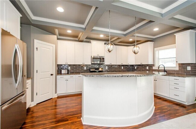 Building Photo - 4669 Sierra Creek Dr NE