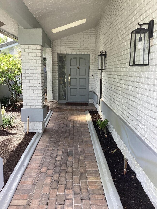 Building Photo - 10496 Augusta Ct