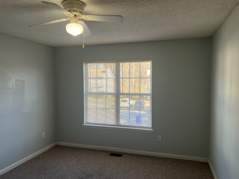 Building Photo - 6585 Carriage Ct