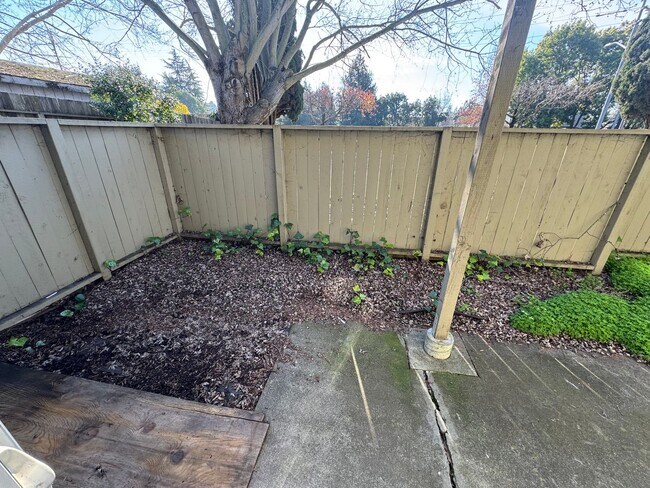 Building Photo - z6850Countryclubdr