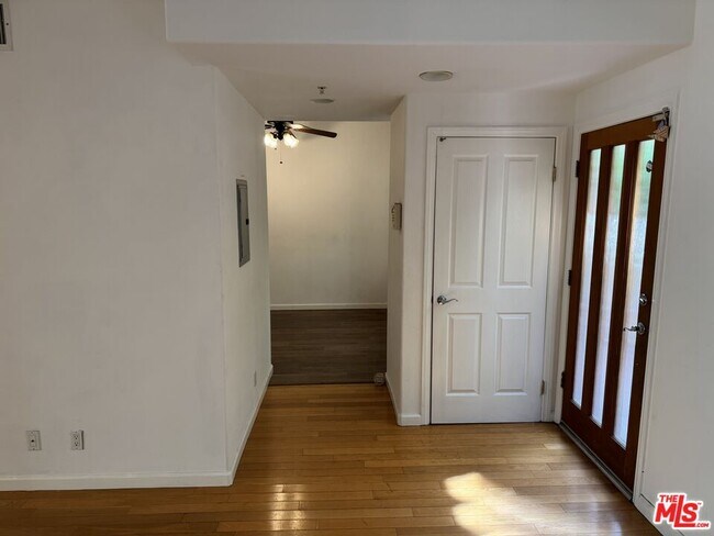 Building Photo - 2315 Mira Vista Ave