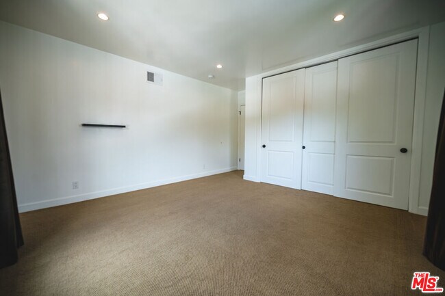 Building Photo - 503 N Greencraig Rd