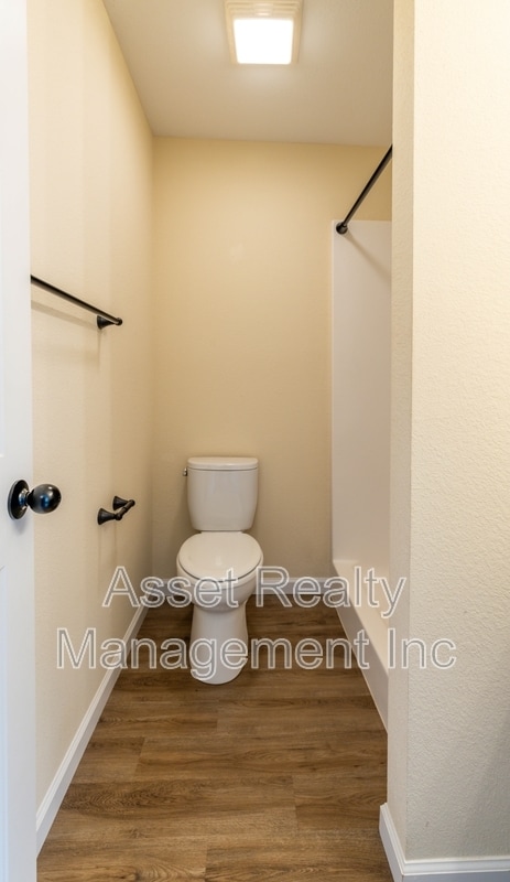 Building Photo - 923 Warrior Hill Dr