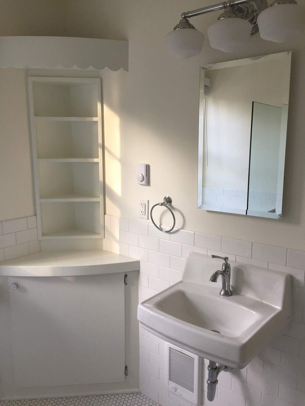 Building Photo - 4070 NE 8th Ave