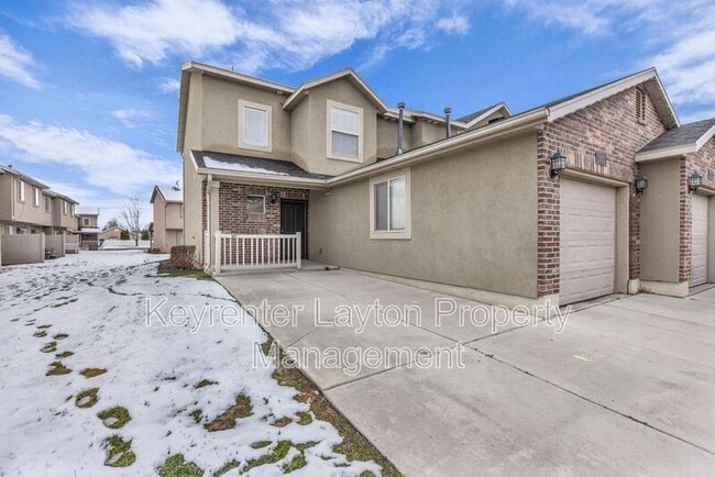 Building Photo - 2415 Wellington Dr