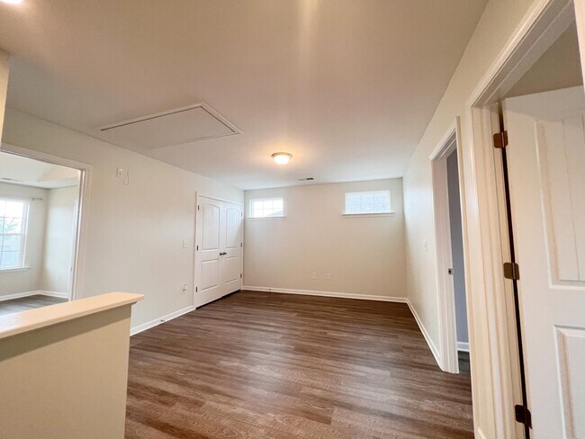 Building Photo - 720 Stilmore Dr