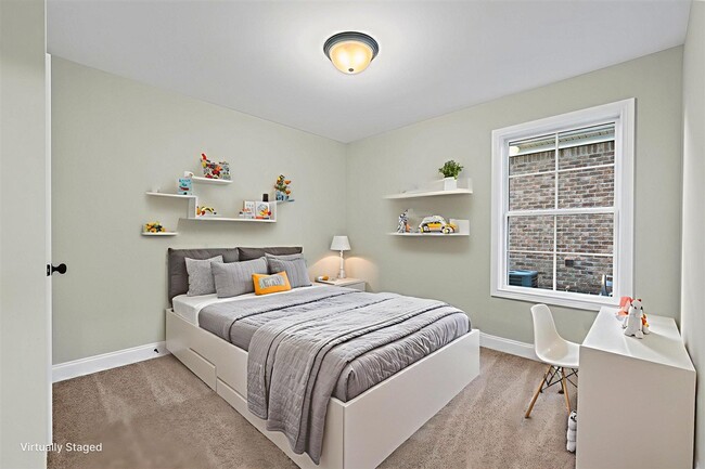 Building Photo - 710 Sheldrake Ln