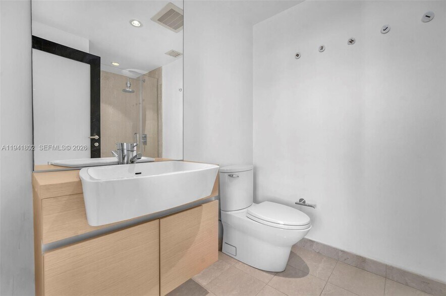 Building Photo - 200 Biscayne Boulevard Way