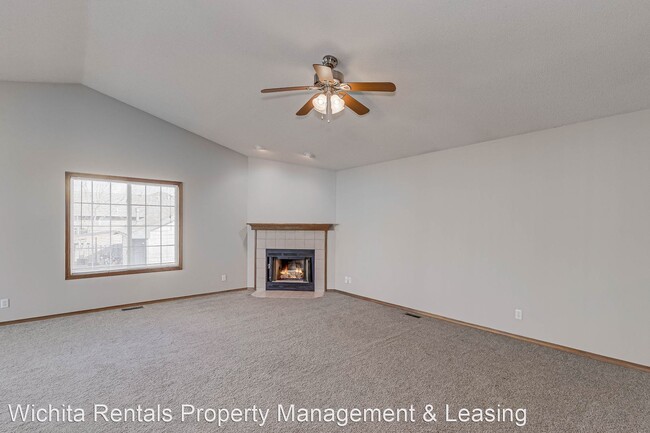 Building Photo - 3 br, 1.5 bath House - 3593 N. Rushwood