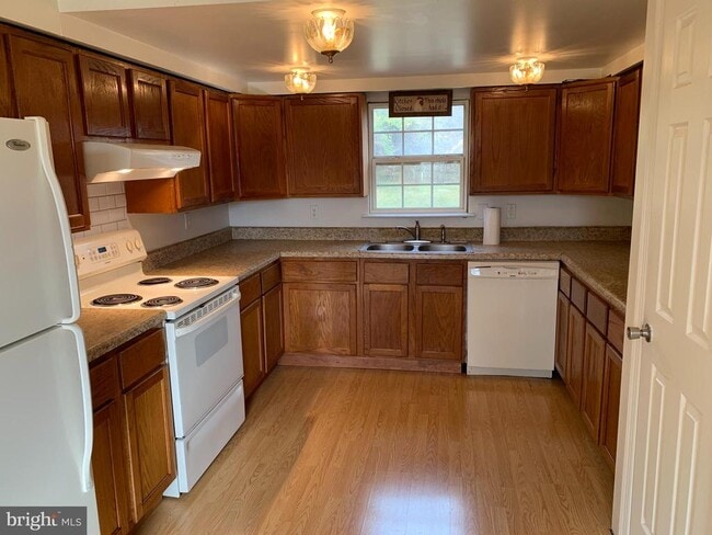 Building Photo - 729 Dollar Lane