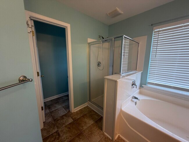 Building Photo - 575 Batty Way