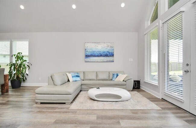 Building Photo - 8707 Morris Wds Dr