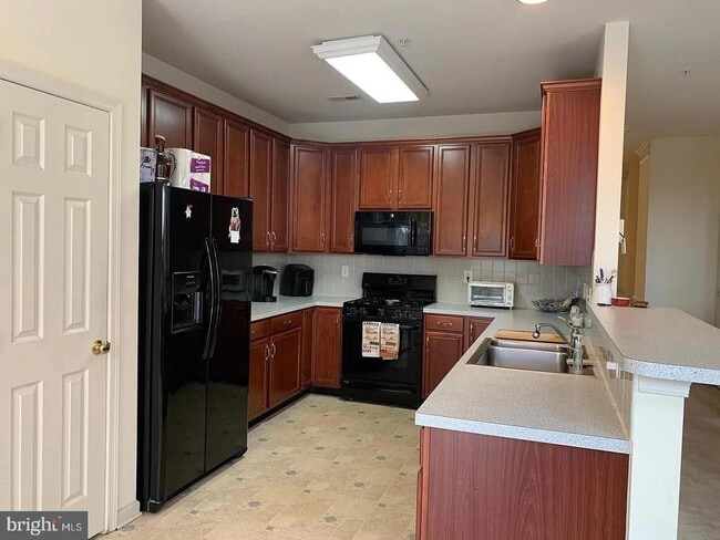 Building Photo - 175 Fringetree Dr