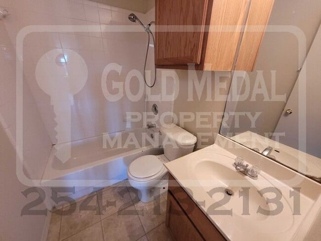 Building Photo - 3710 Malibu Ln