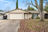 Building Photo - AVAILABLE NOW - CITRUS HEIGHTS 3 BEDROOM 2...