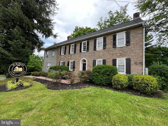 Building Photo - 1056 W Germantown Pike