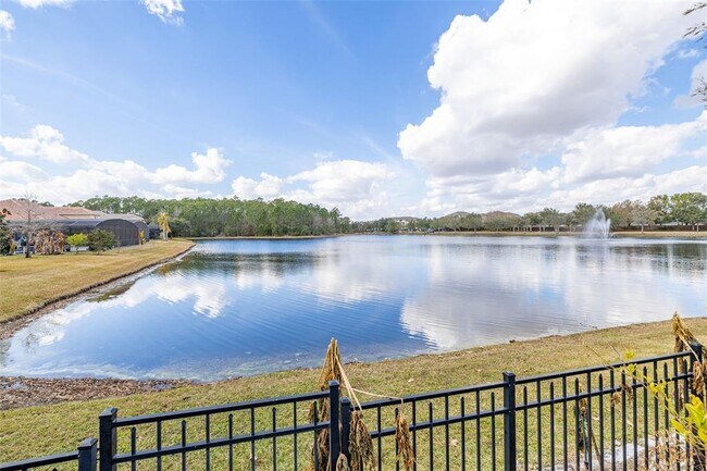 Building Photo - 9484 Walnut Crest Dr