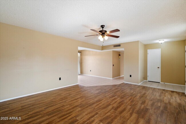 Building Photo - 10528 W Tumblewood Dr