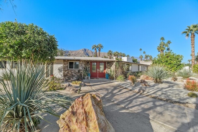 Building Photo - 70801 Fairway Dr