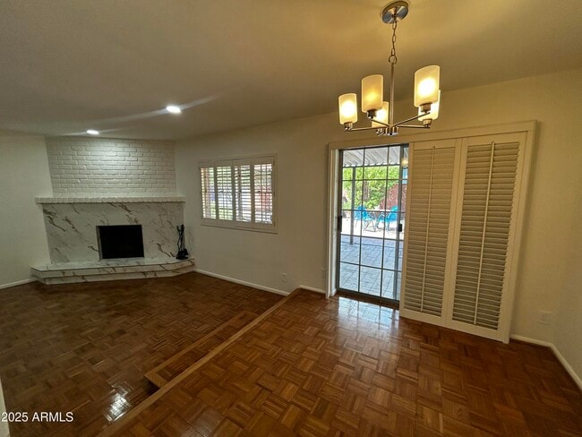 Building Photo - 1536 W Glenn Dr