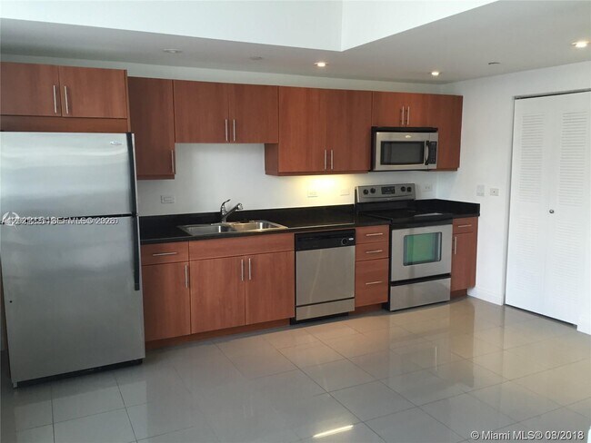 Building Photo - 111 E Flagler St