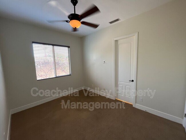 Building Photo - 135 Tesori Dr