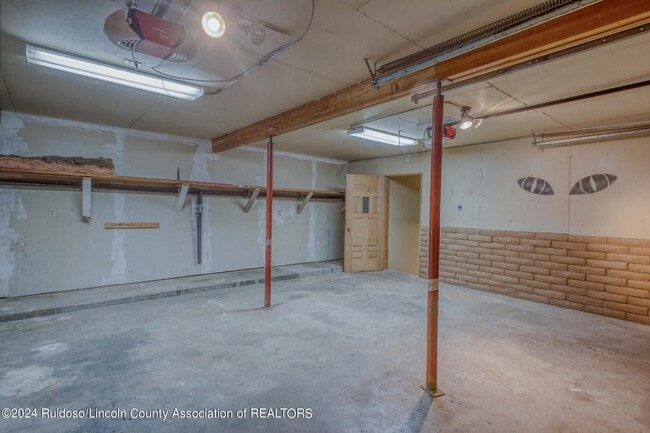 Building Photo - 109 Snowcap Dr