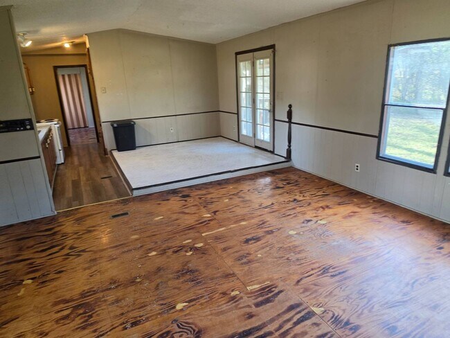 Building Photo - 231 Melody Ln