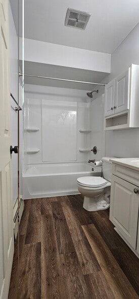 Bathroonm - 5001 W 82nd Ct