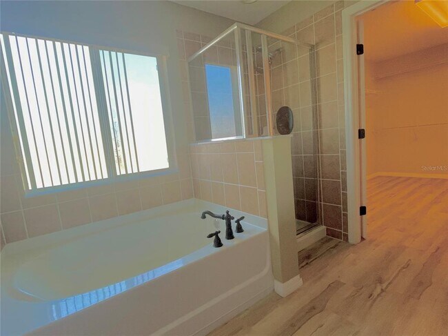 Building Photo - 603 Alfani St