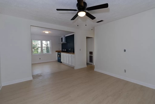 Building Photo - CUTE COZY HOME READY FOR RENT FROM MAY 13TH!