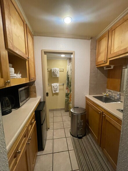 Building Photo - 75-5776-5776 Kuakini Hwy