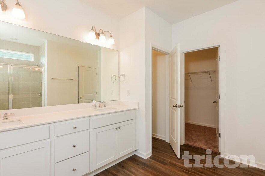 Building Photo - 117 Everett Sq