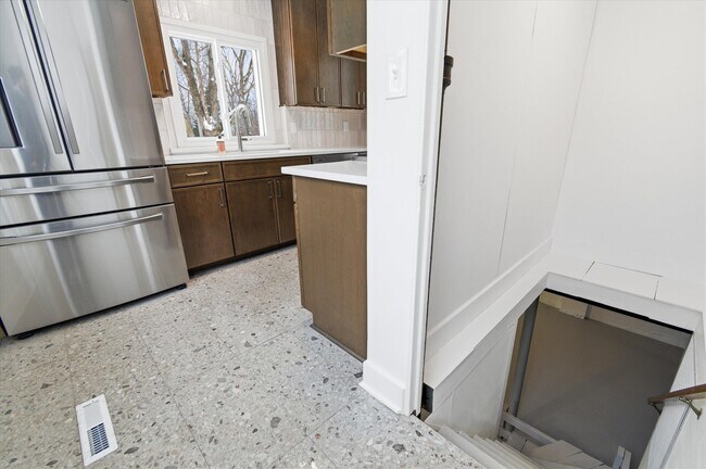 Building Photo - 2029 Ferdon Rd