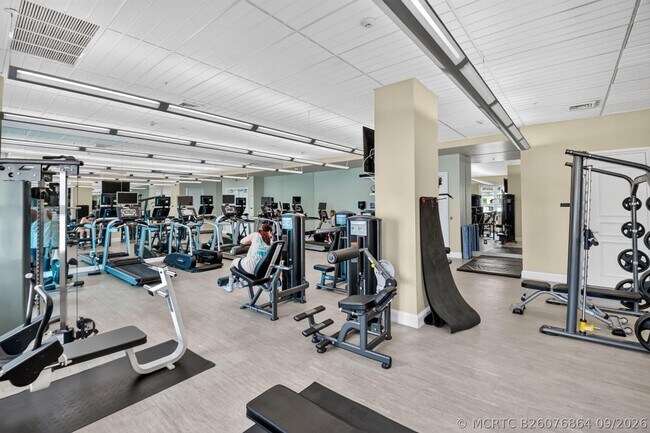 Building Photo - 403 S Sapodilla Ave