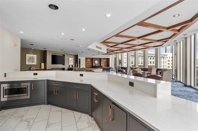 Building Photo - 500 Throckmorton St