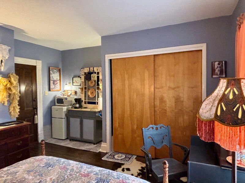 Building Photo - 425 S Washington St