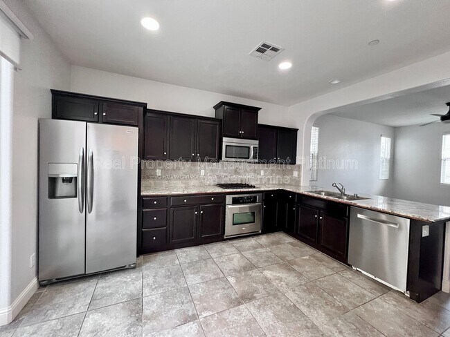 Building Photo - 3623 Etchings Way