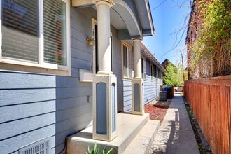 Building Photo - Beautiful 3 bed / 2 bath duplex in Uptown Neighborhood!