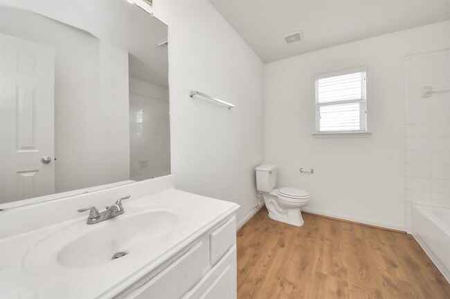 Building Photo - 21531 Pointed Oak Ln