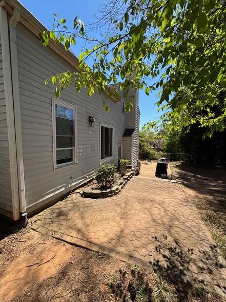 Building Photo - 2995 Carrie Farm Rd NW