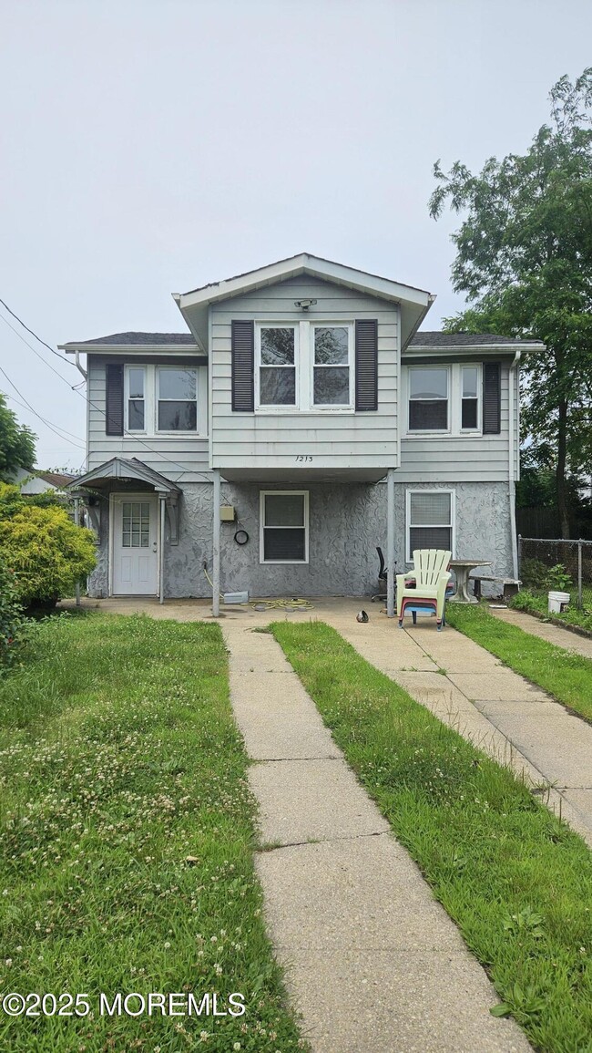 Primary Photo - 1213 7th Ave