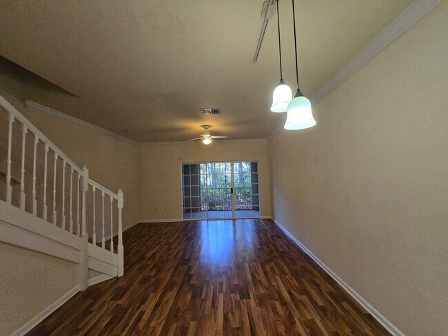 Building Photo - 2/2.5 Townhome in Magnolia Place