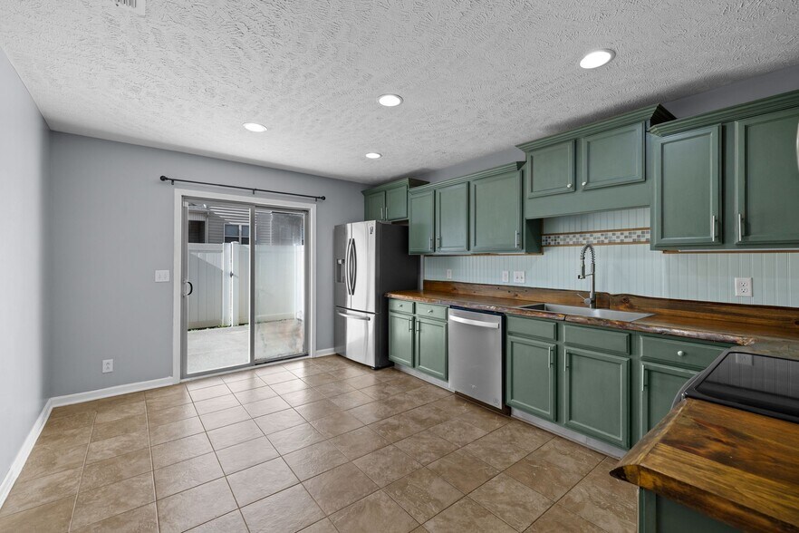 Building Photo - 911 Keepsake Diamond Ln