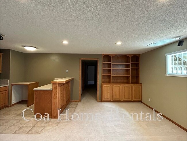 Building Photo - Beautiful Andover Property