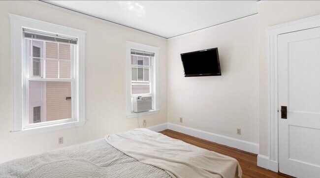 Building Photo - 92 Litchfield St