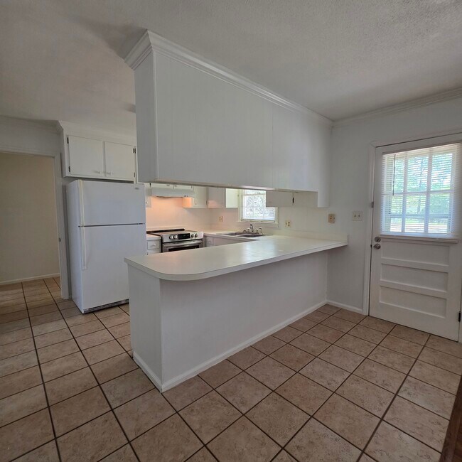 Building Photo - 2625 Partridge Dr