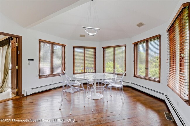 Building Photo - 84 Wickapecko Dr