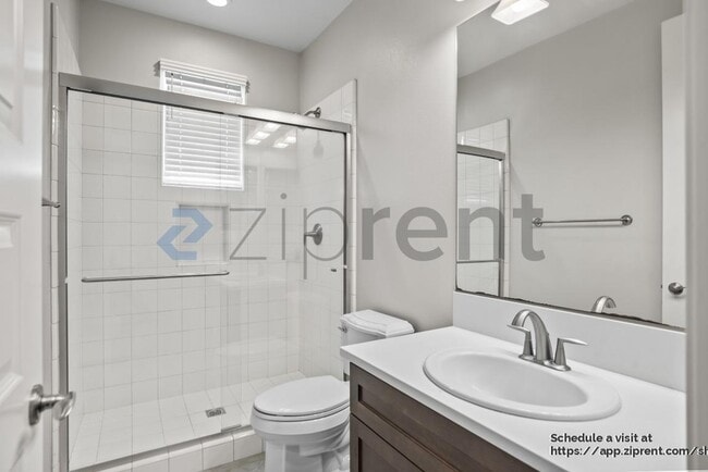 Building Photo - 205 Vereda del Turia