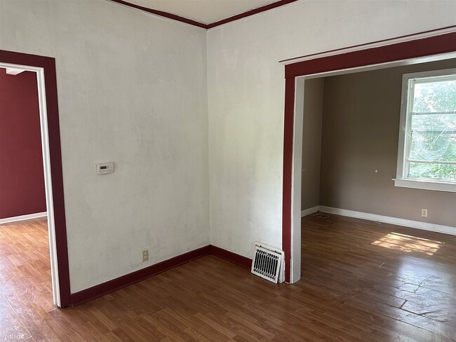 Building Photo - 2 br, 1 bath House - 1717 North Gale Avenue